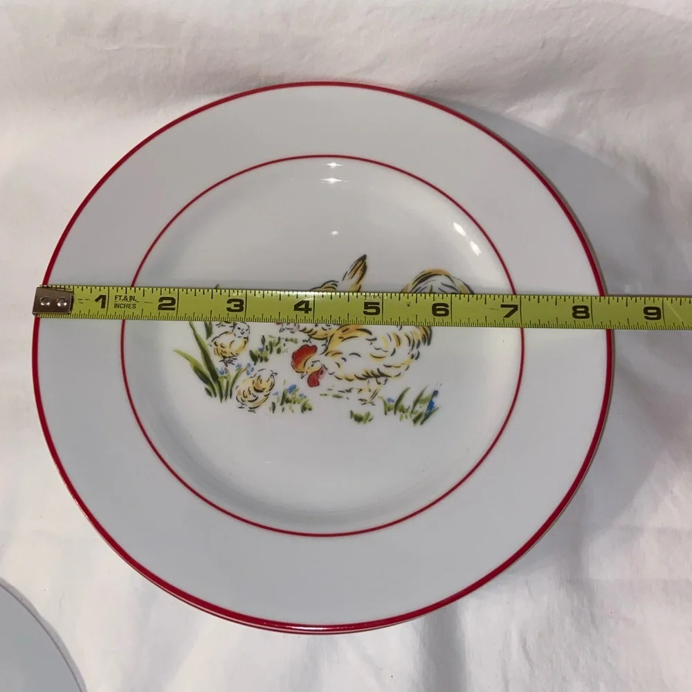 Set of 4 Like new Sur La Table Rooster farmhouse salad dessert Plates
